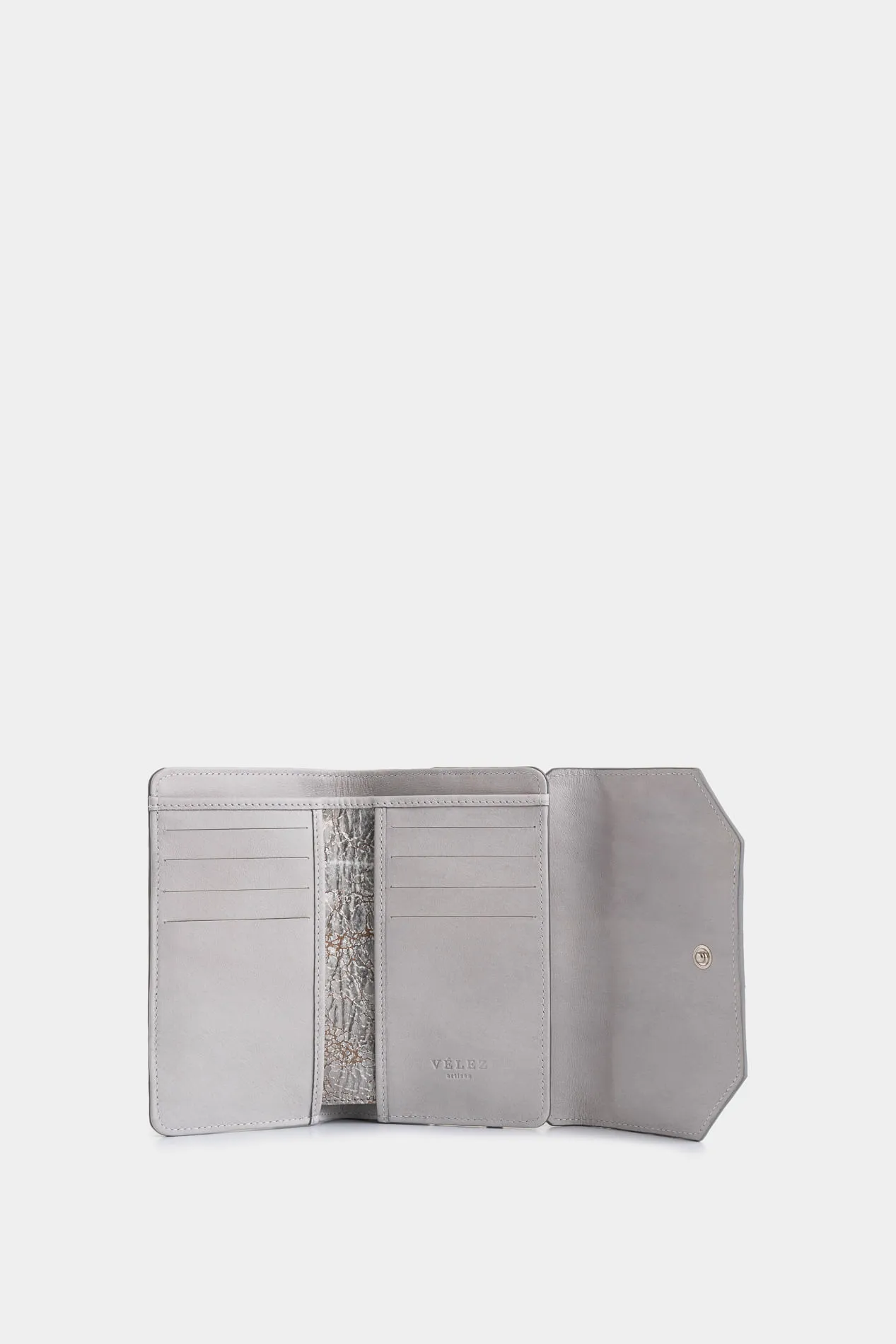 Billetera Bravo de cuero folia para mujer detalle tejido