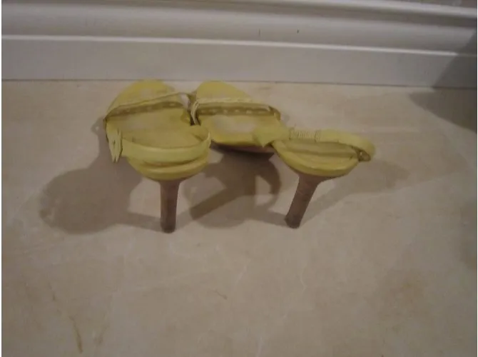 Céline Sandalias Amarillo 