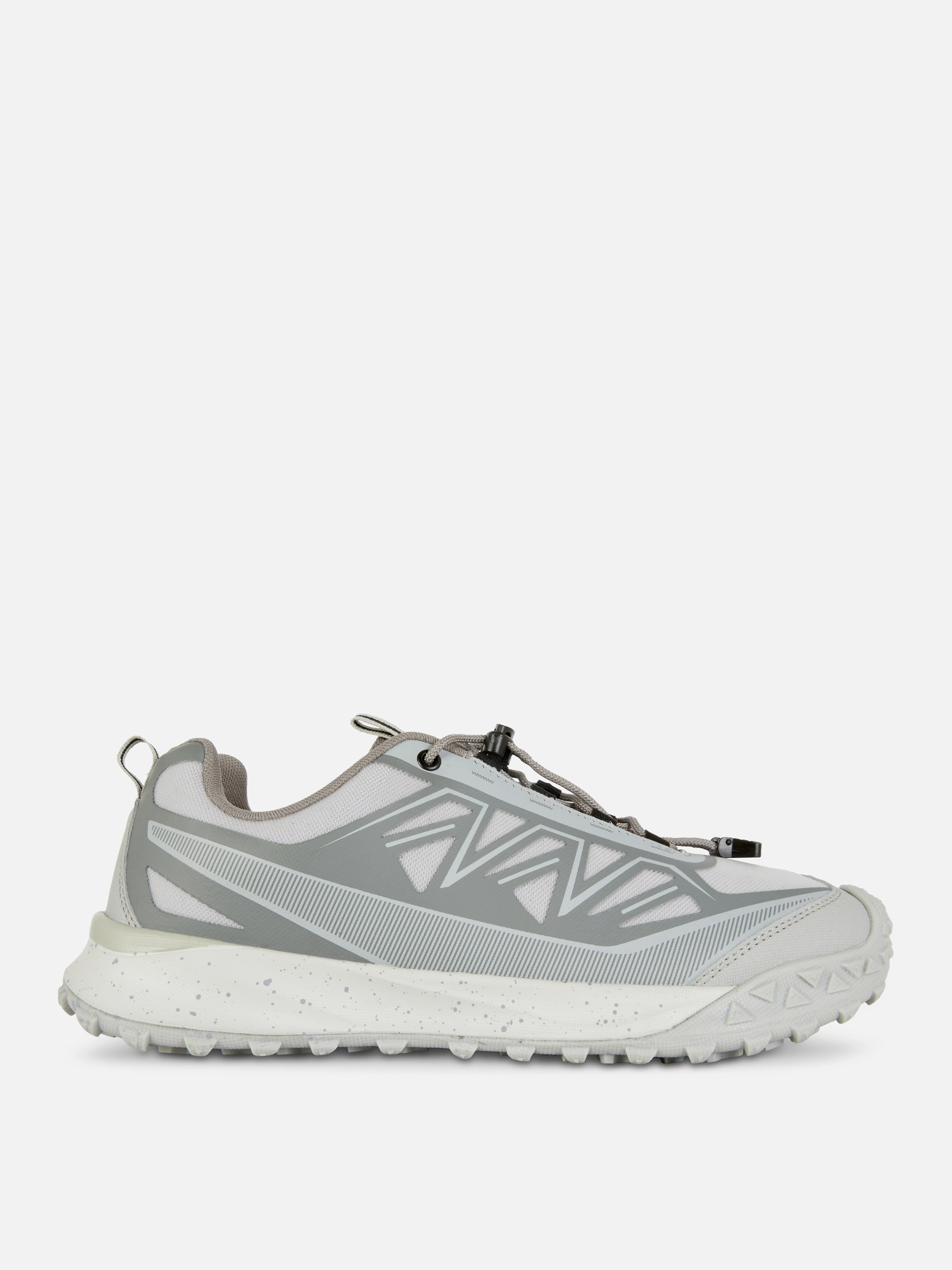 Deportivas de running con paneles