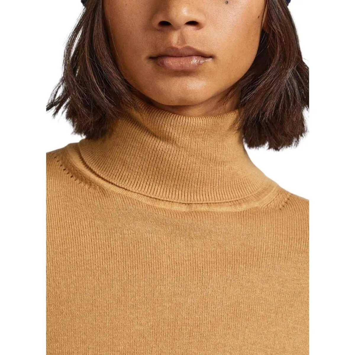 DONNA TURTLENECK