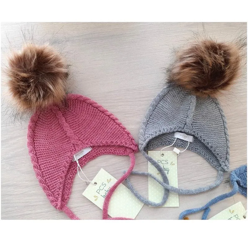 Gorro bebé ochos PECESA Pompón