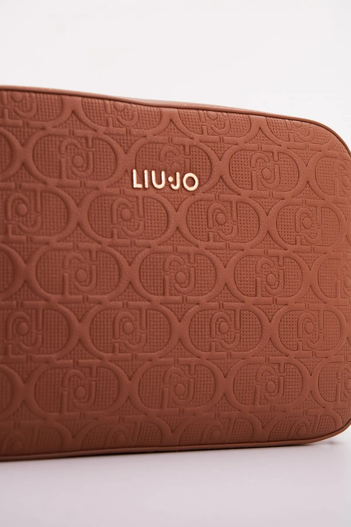 LIUJO CROSS OVER