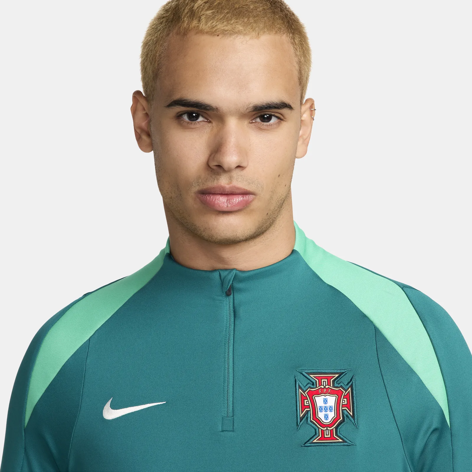 NIKE DRIFIT PORTUGAL STRIKE