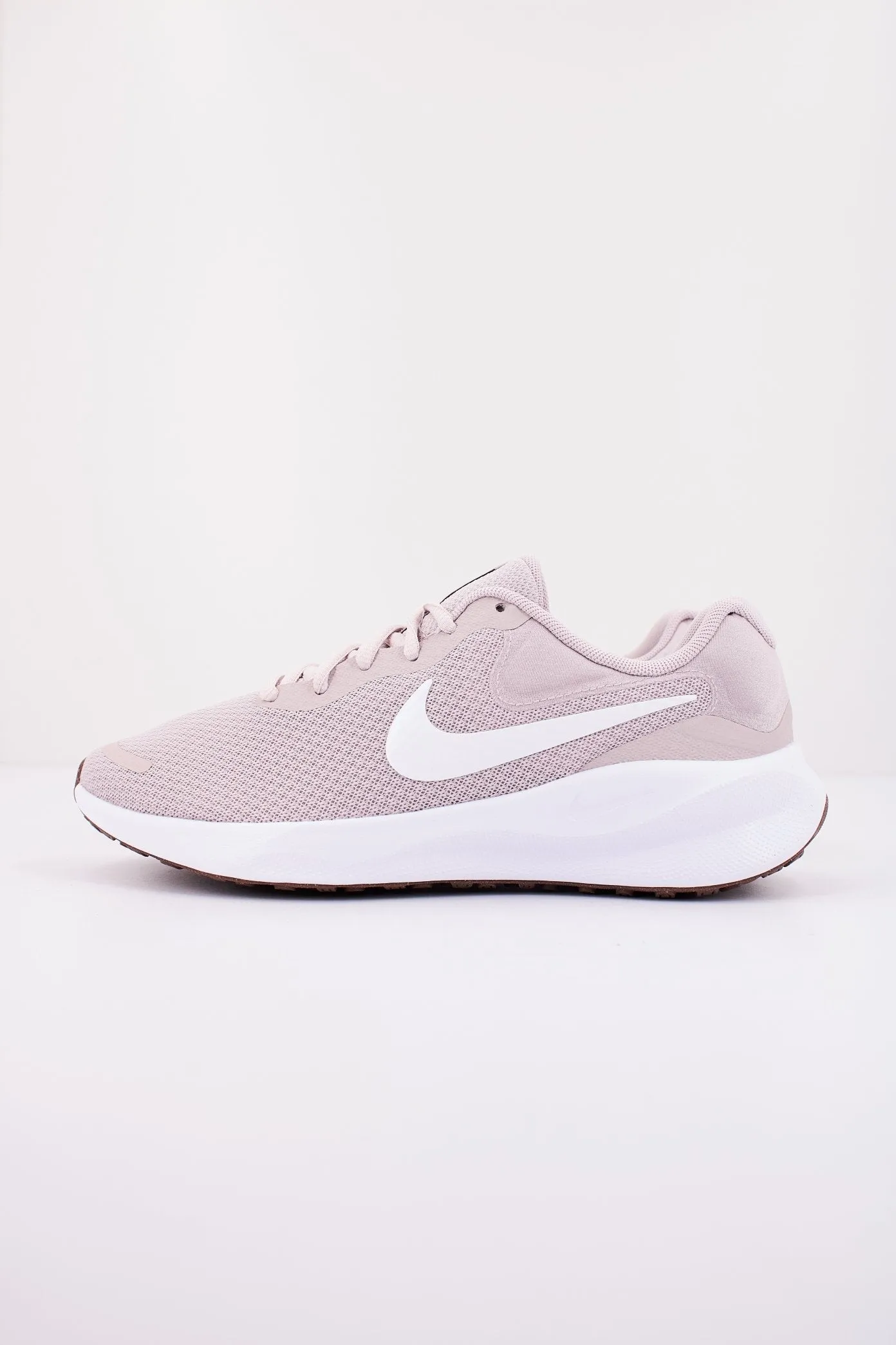 NIKE REVOLUTION 7