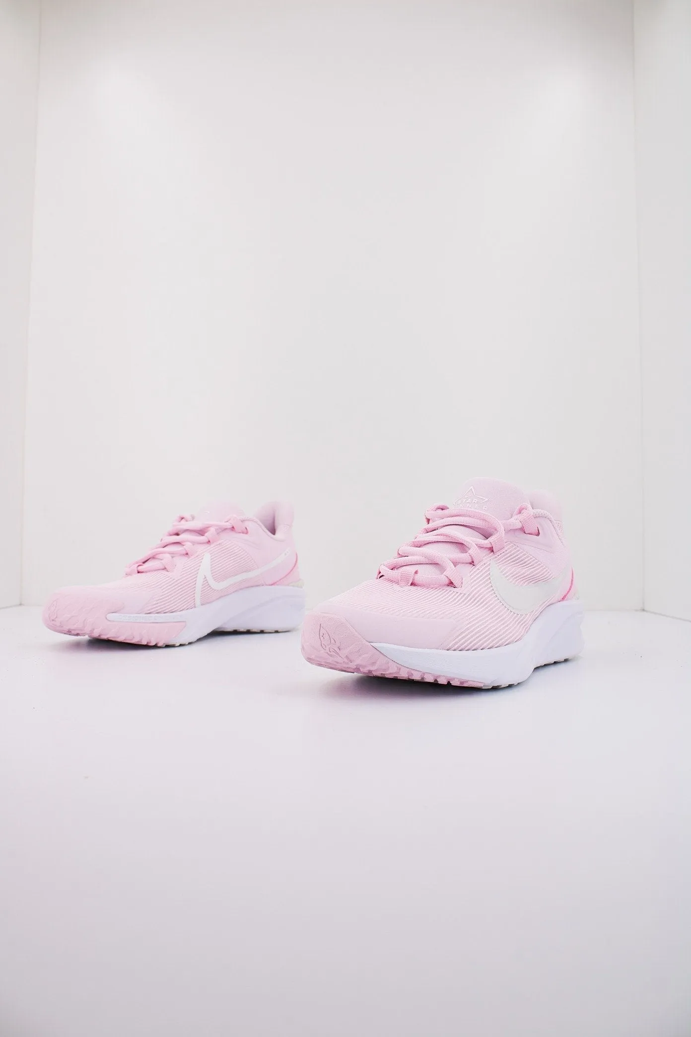 NIKE RUNNER 4 NN