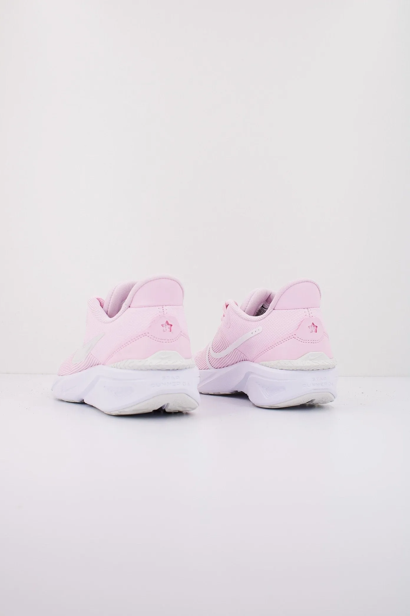 NIKE RUNNER 4 NN