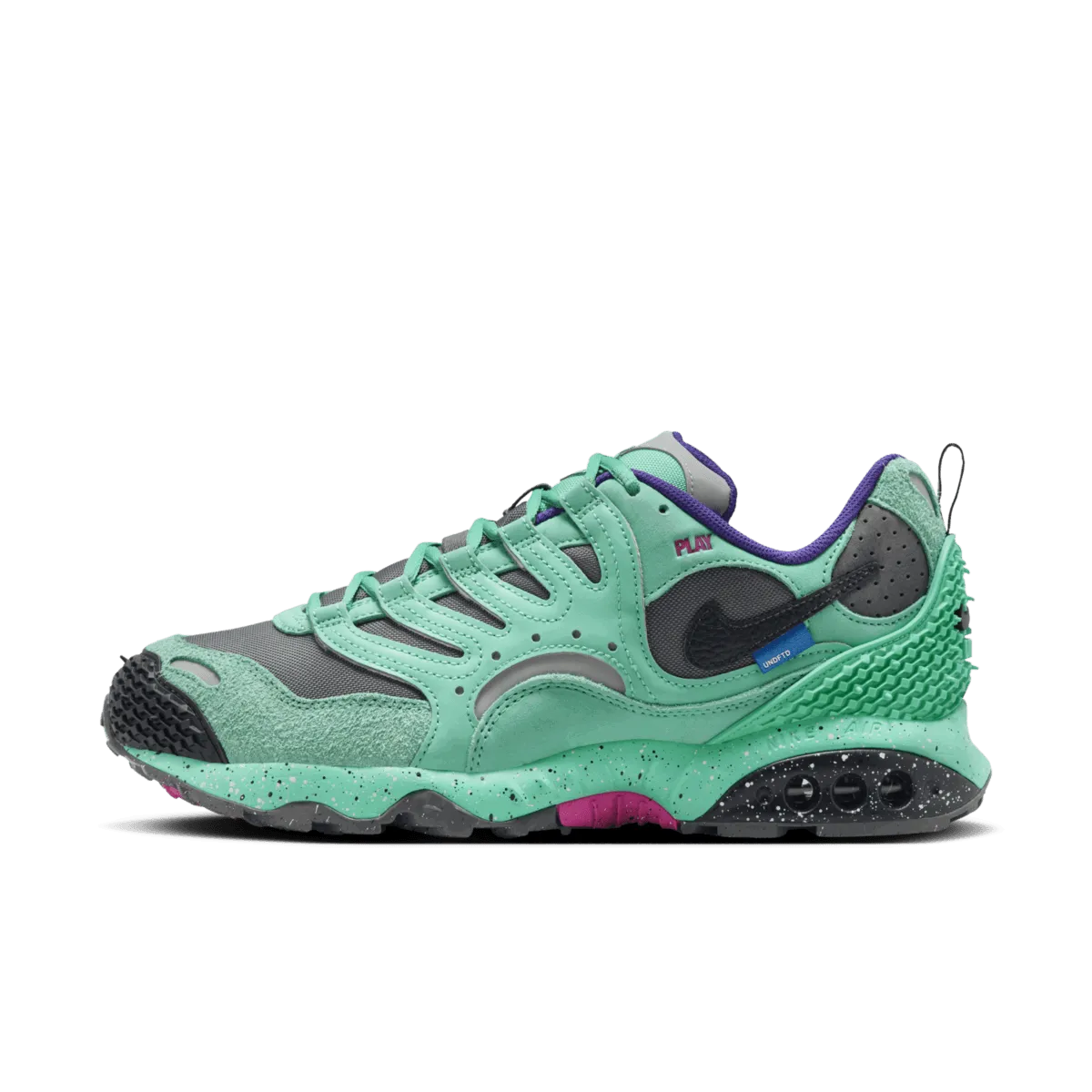 Nike UNDEFEATED x Air Terra Humara "Light Menta"