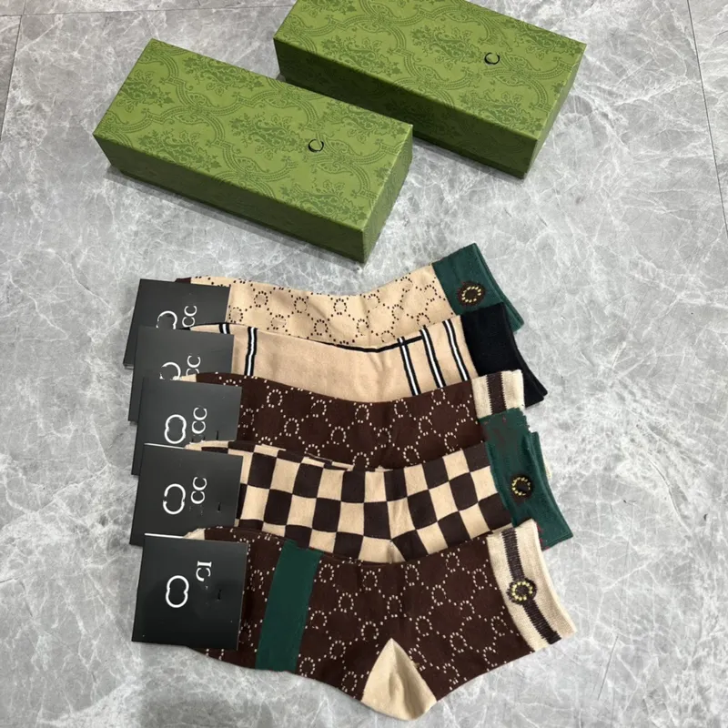 Nuevo estilo 2024 Diseñador Socks Men Mujeres Algodón puro Bordado clásico Color sólido Breatable Blanco Blanco Fútbol Gris Runn
