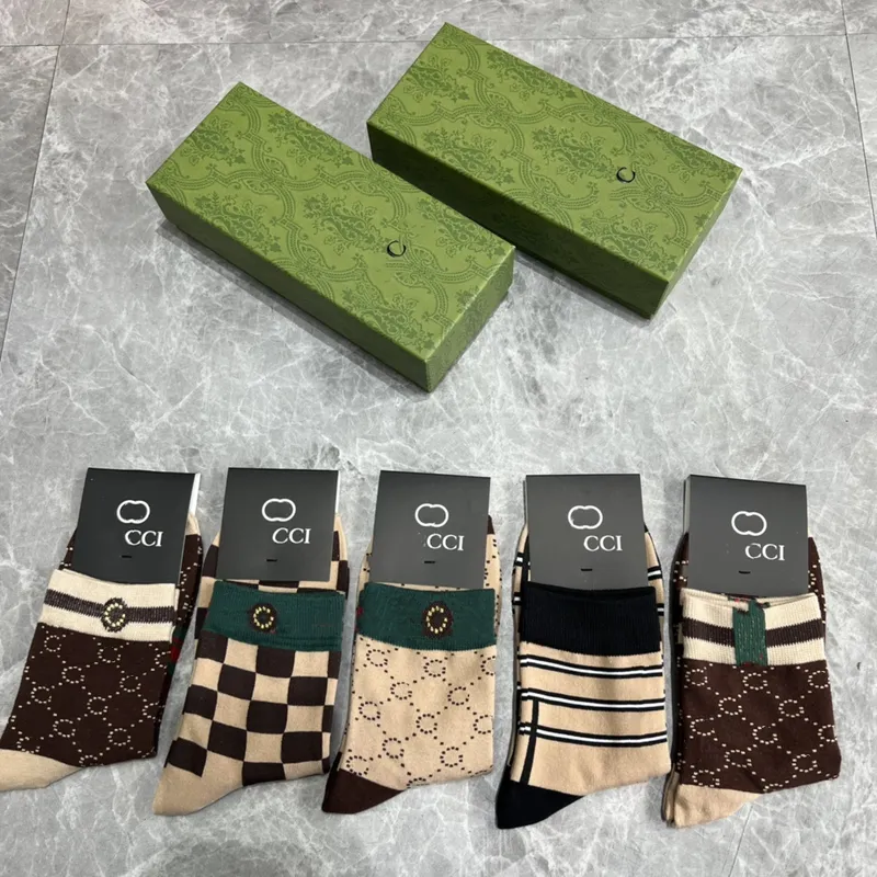 Nuevo estilo 2024 Diseñador Socks Men Mujeres Algodón puro Bordado clásico Color sólido Breatable Blanco Blanco Fútbol Gris Runn