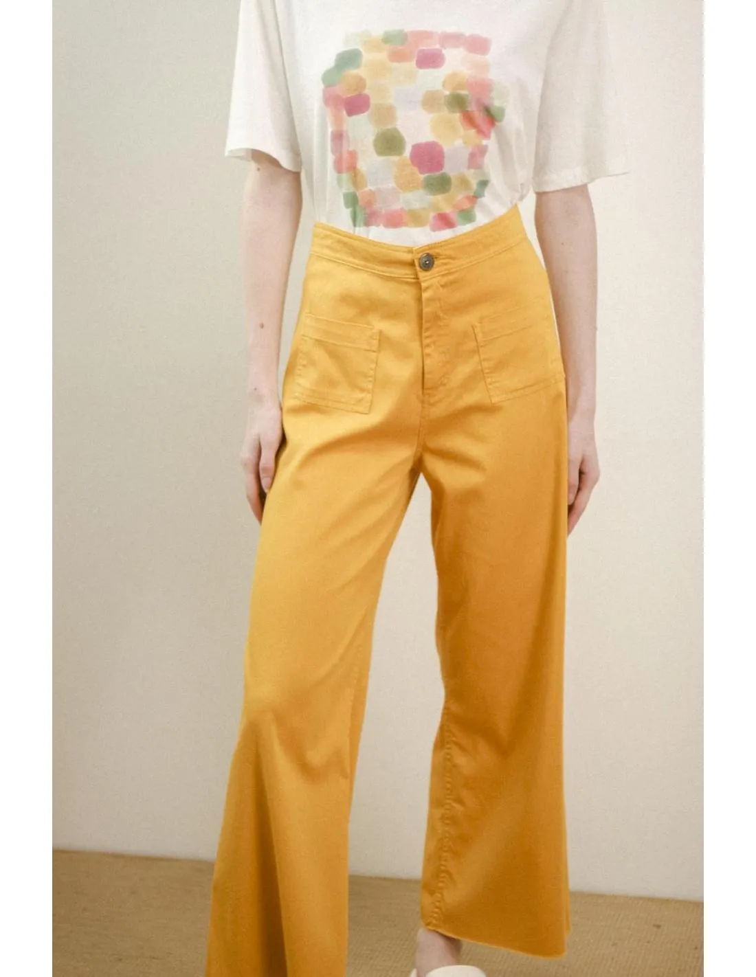 PANTALÓN BOLSILLOS ANCHOS PAN PRODUCTO BÁSICO