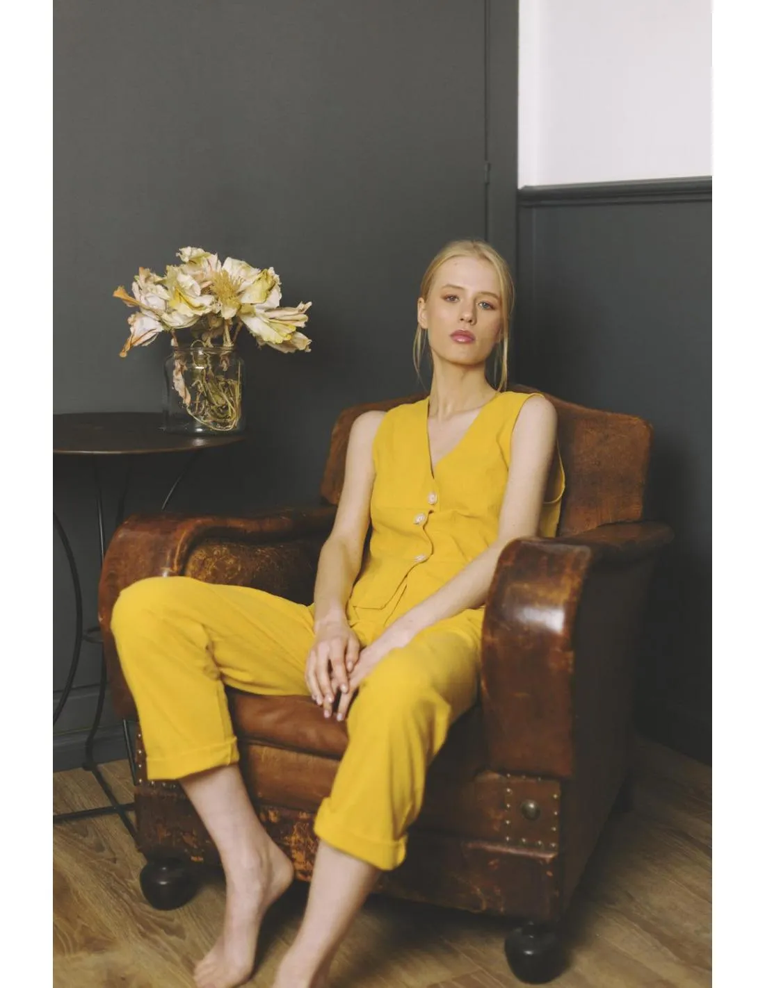 PANTALÓN DE TRAJE AMARILLO PAN PRODUCTO BÁSICO