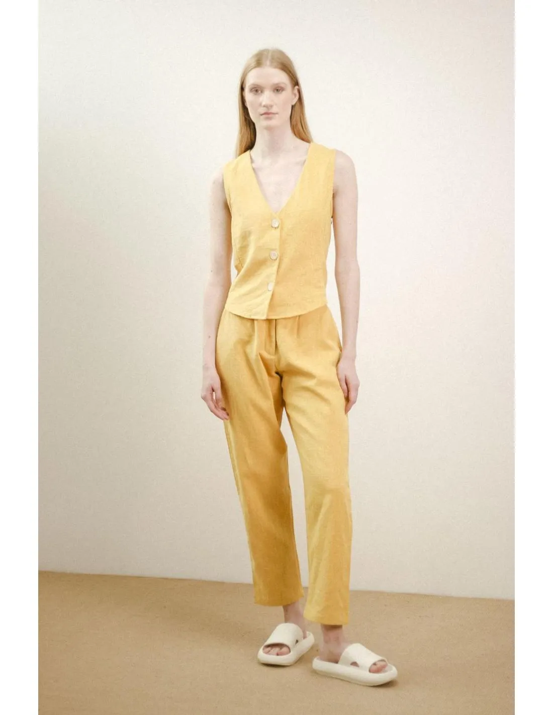 PANTALÓN DE TRAJE AMARILLO PAN PRODUCTO BÁSICO