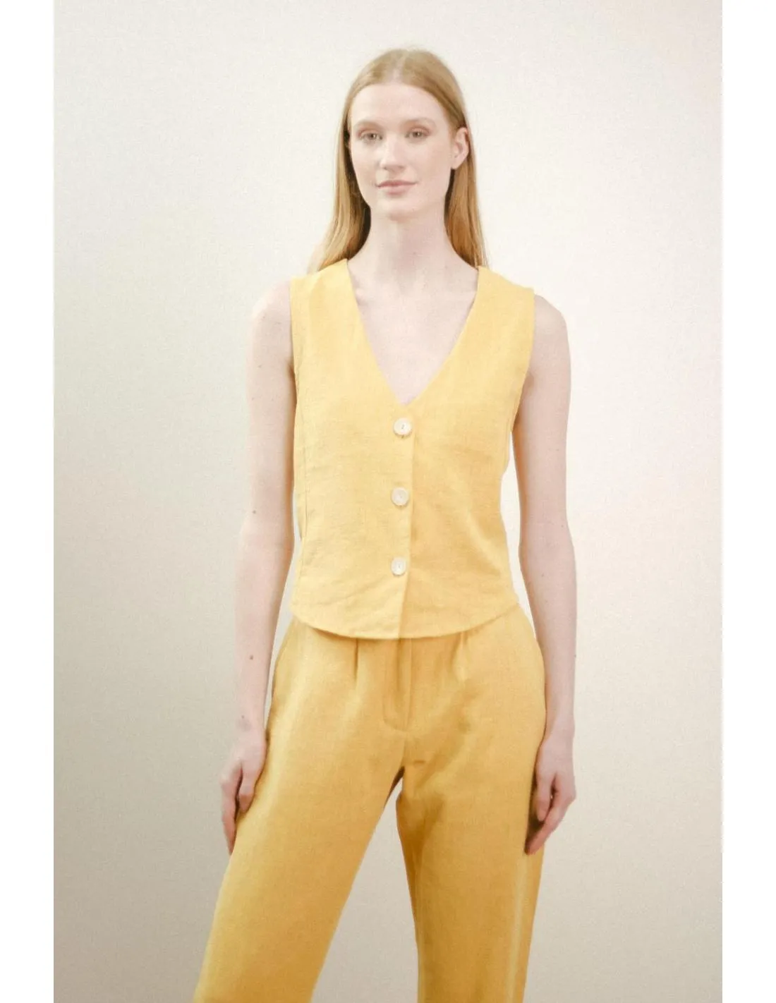 PANTALÓN DE TRAJE AMARILLO PAN PRODUCTO BÁSICO