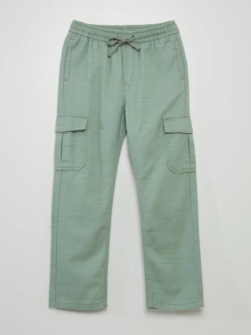 PANTALóN CON BOLSILLOS CON SOLAPA  VERDE
