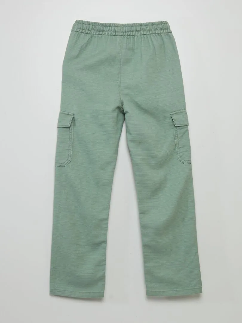 PANTALóN CON BOLSILLOS CON SOLAPA  VERDE