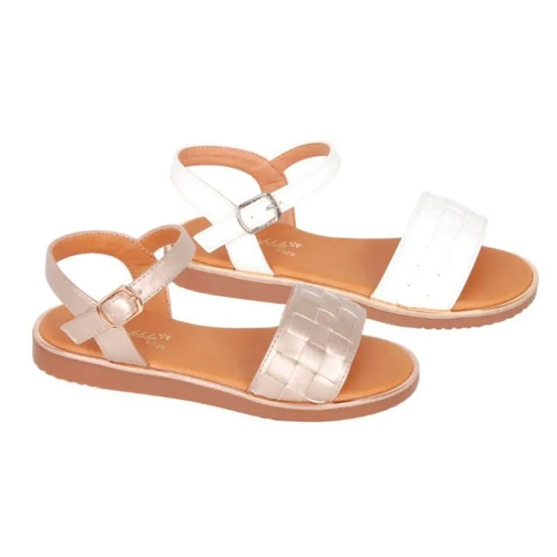 Sandalias para niña con hebilla