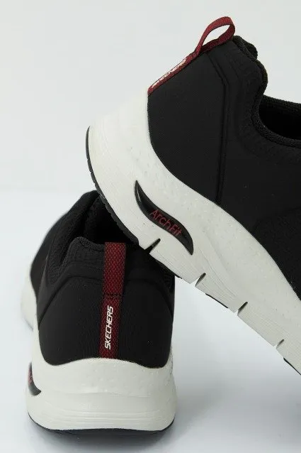 SKECHERS