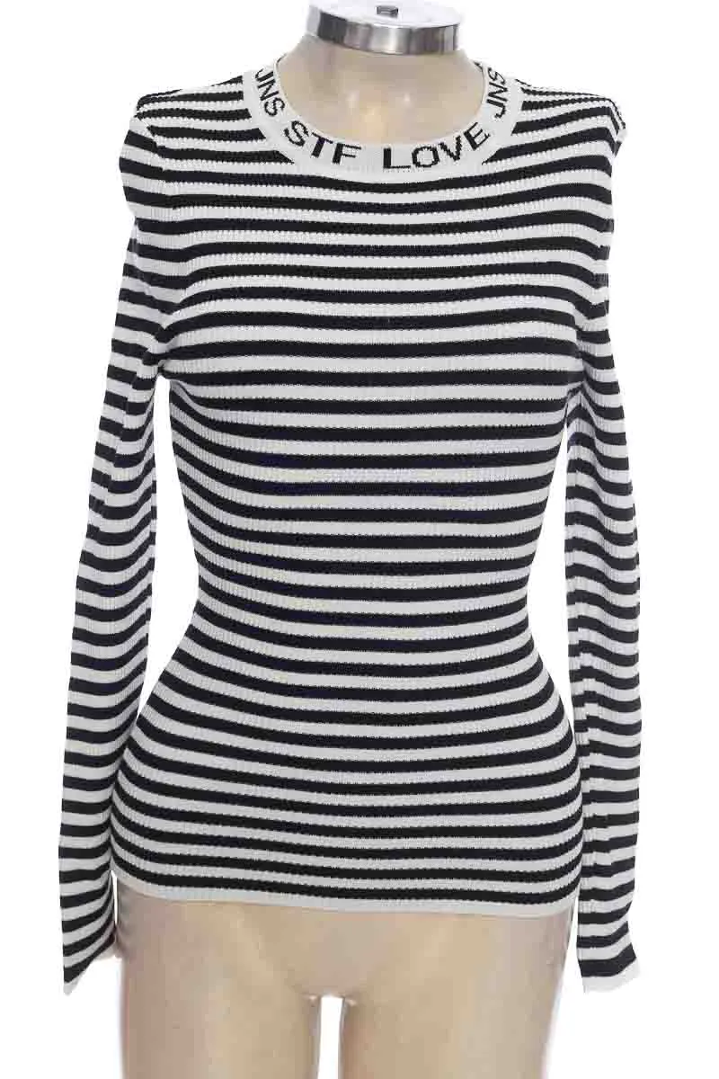 SWEATER COLOR NEGRO  STUDIO F