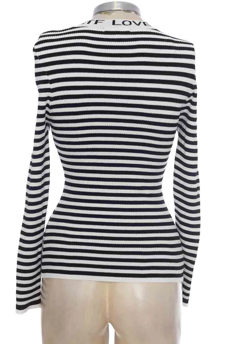 SWEATER COLOR NEGRO  STUDIO F