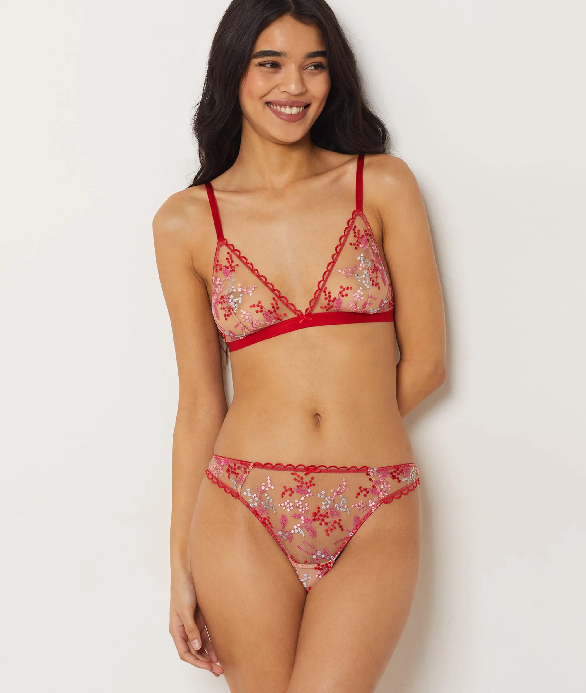 TANGA TUL BORDADO MIMOSA ROUGE  ETAM