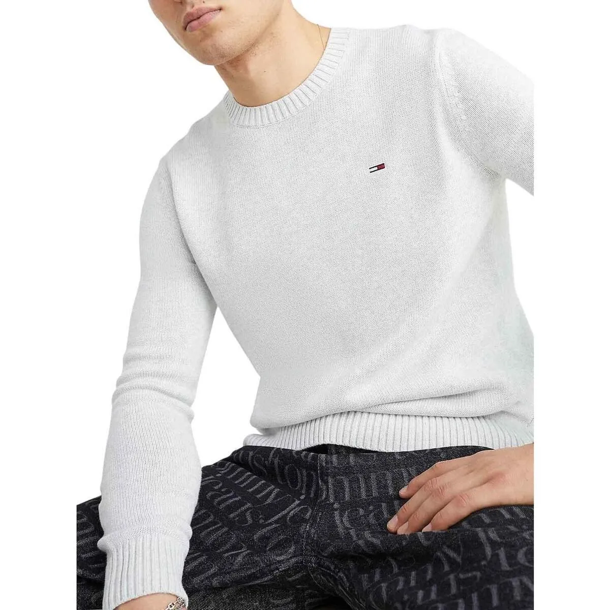 TJM ESSENTIAL CREW NECK SWEATER