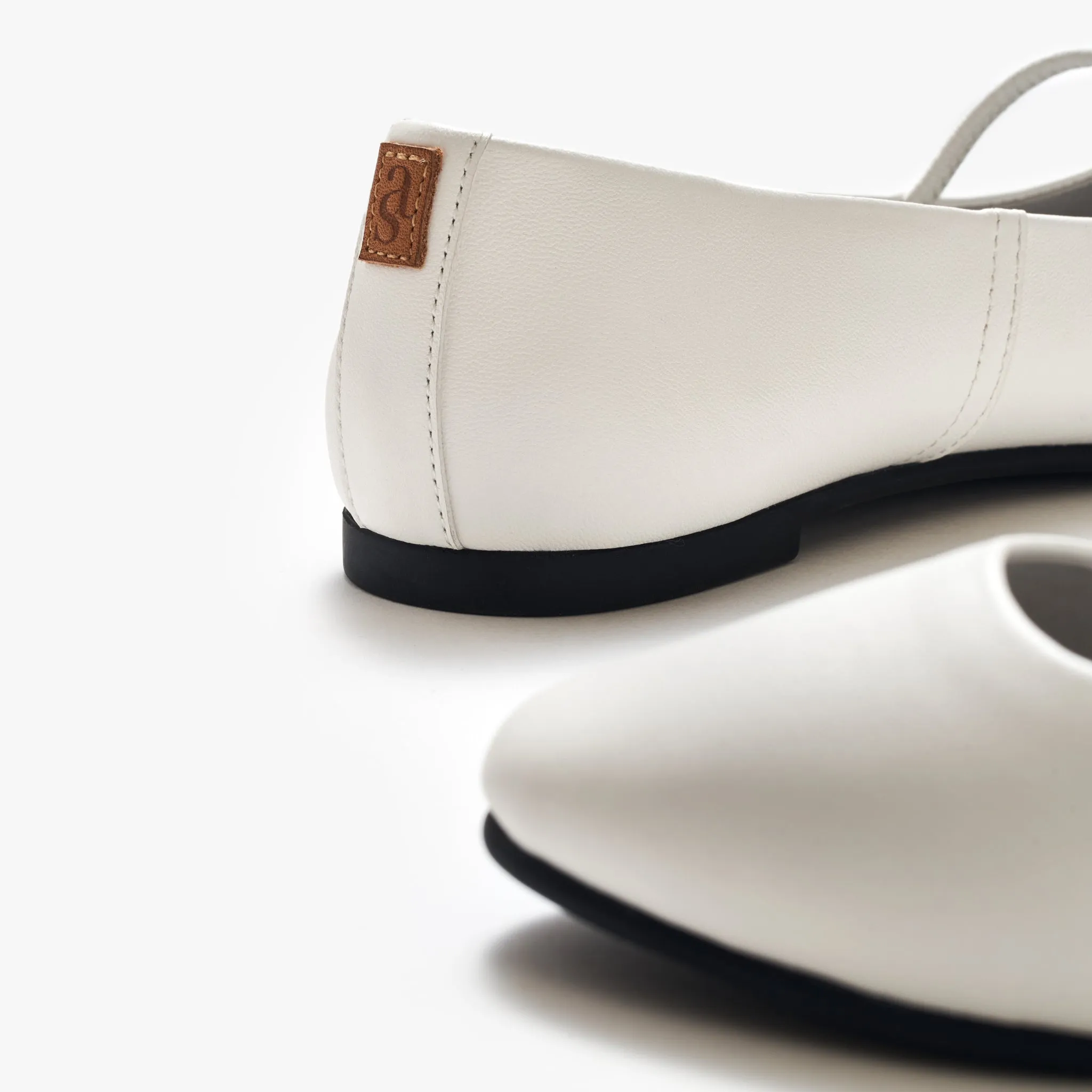 TRAVEL FLATS  WHITE