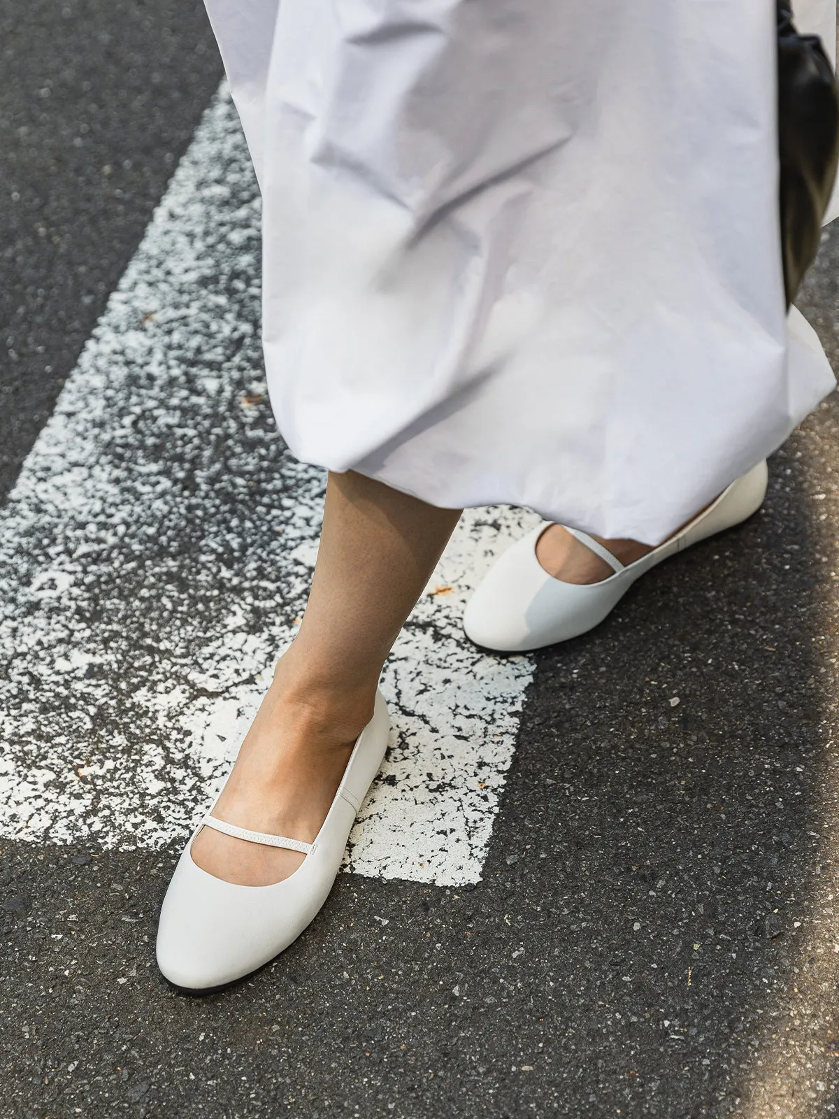 TRAVEL FLATS  WHITE