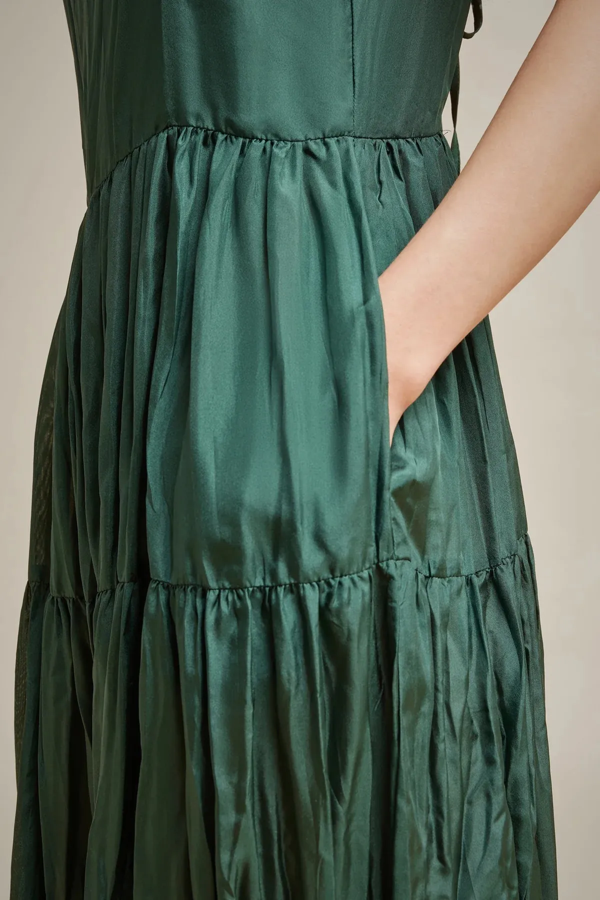 VESTIDO LARGO DE SEDA HABOTAI DE LIVIANA CONTI  GRIS